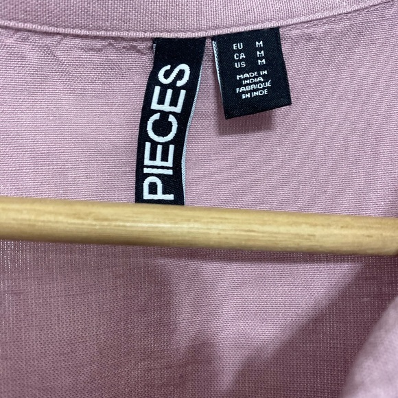 Pieces Cropped Linen Blouse - Picture 5 of 5